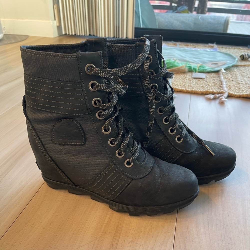 Sorel Joan of Arctic Wedge Lexie Boot sz 9.5